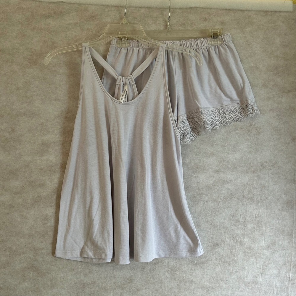 Flora Nikrooz Womens XS Pajama Set Lavender Grey Lace Trim Cami Shorts Q81069‎